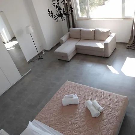 Silver House * Monopoli