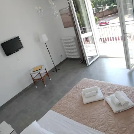 Silver House * Monopoli